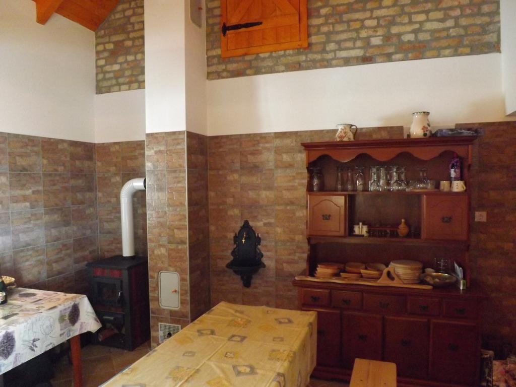 Nagybajcsi Körtefa Vendégház Quarto foto