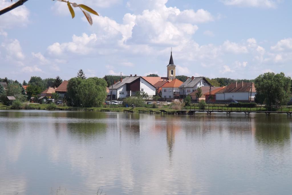 Nagybajcsi Körtefa Vendégház Exterior foto